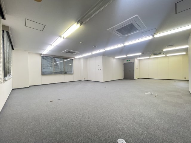 大和本町ビルの内装