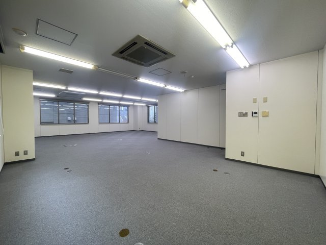 大和本町ビルの内装