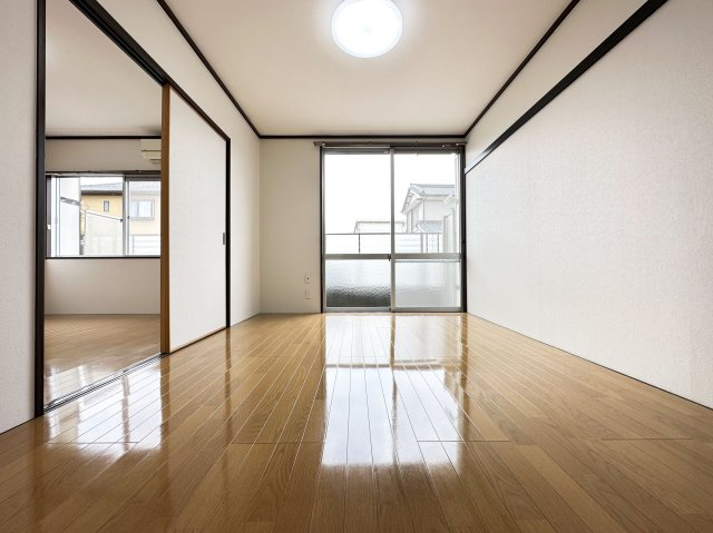 長崎ハイツの洋室