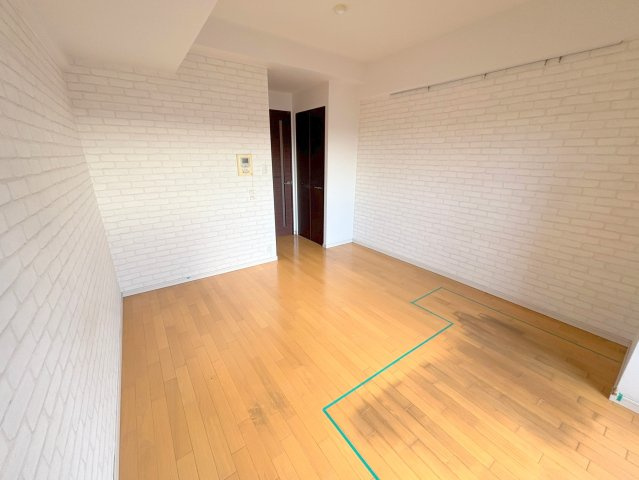 クレアートアドバンス北大阪の洋室