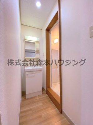 【洗面所】 | 　マンション光 | 明るい洗面所です