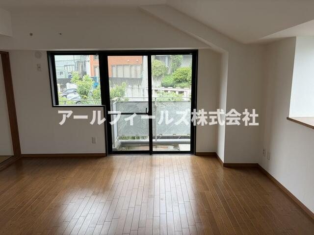 胡録台マンションの洋室