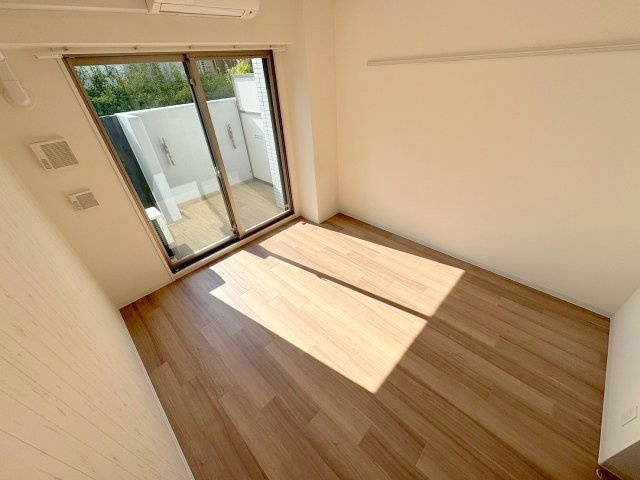 プレサンス淡路駅前の居間・リビング
