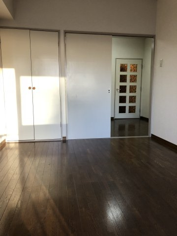 川崎市多摩区宿河原６丁目の賃貸マンションの洋室