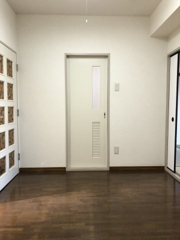 川崎市多摩区宿河原６丁目の賃貸マンションの居間・リビング