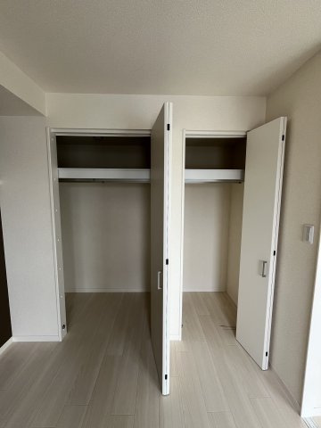 三木市末広３丁目の賃貸マンションの収納