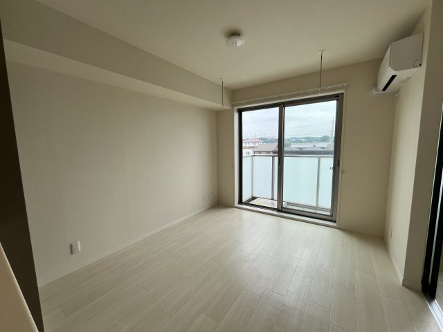 三木市末広３丁目の賃貸マンションの居間・リビング