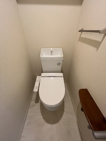 三木市末広３丁目の賃貸マンションのトイレ