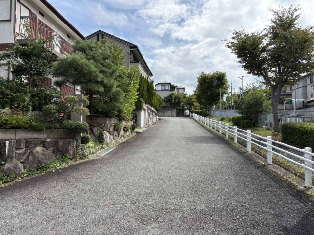 東有野台3丁目上物付土地の前面道路含む現地写真