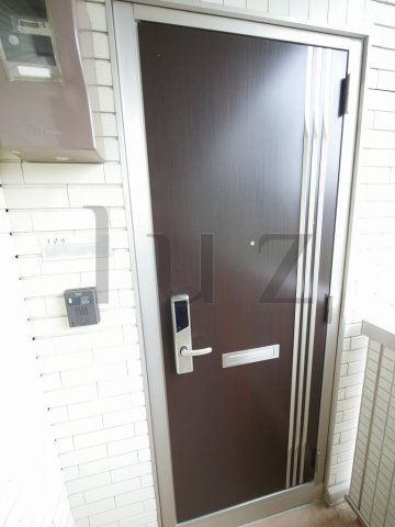 ブランピュールの玄関