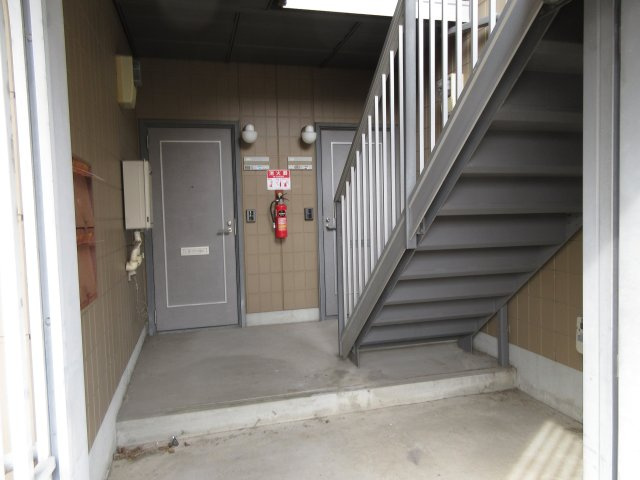 小野市黒川町のアパートのロビー
