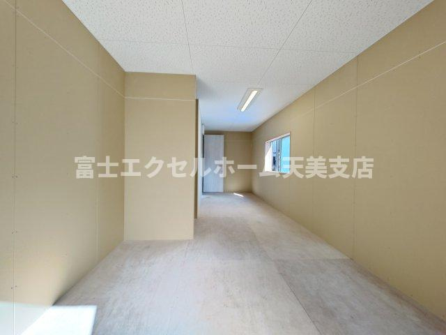 矢田駅前第２ビルの居間・リビング