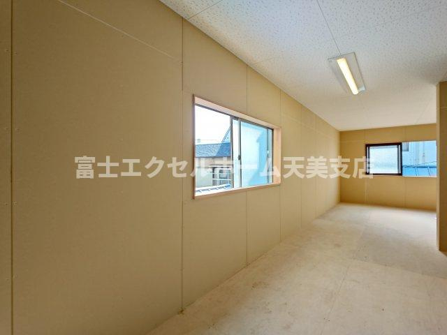 矢田駅前第２ビルの居間・リビング