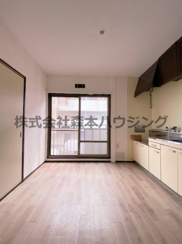 【居間・リビング】 | 　光ハイツ | 使いやすいキッチンスペースです