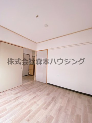 【洋室】 | 　光ハイツ | 使い勝手のいい洋室です