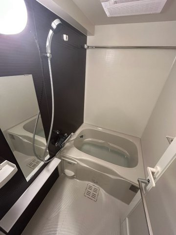 クレヴィスタ綾瀬Ⅲの浴室