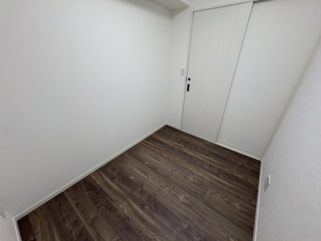 ハイネスロフティの洋室