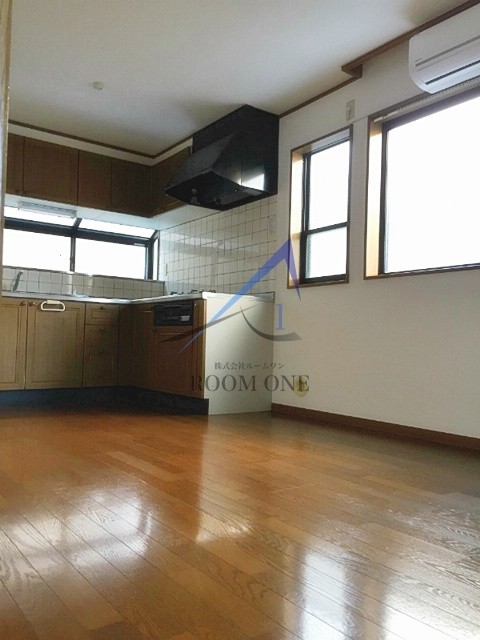 大森中戸建の居間・リビング|洋室のお部屋です。