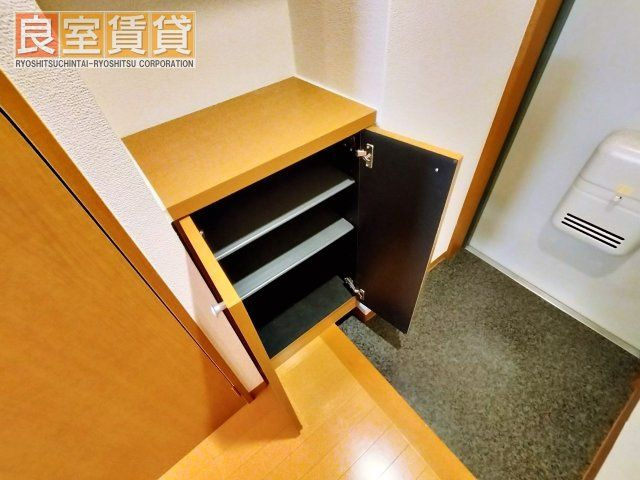 【玄関】 | レージュ桜山
