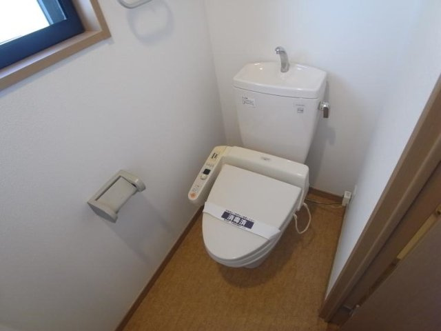 アピス三軒茶屋のトイレ|コンパクトで使いやすいトイレです