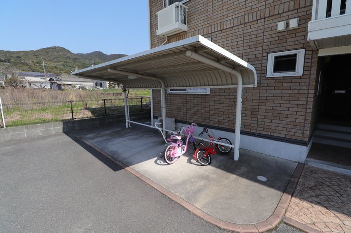 ピエスのその他共用部分|駐輪場に自転車も停められます♪