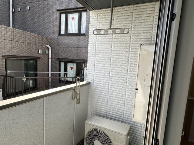 イゼルローン中野のバルコニー|同建物別室参考写真