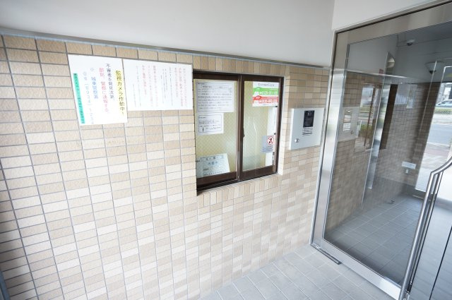 東急ドエル・アルス鶴見緑地公園のエントランス