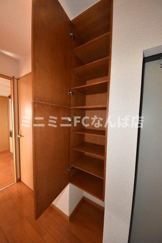 プリエール石津の玄関
