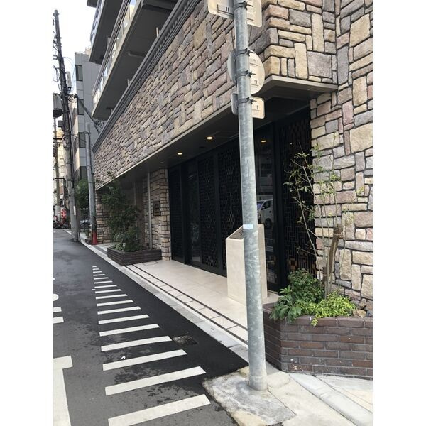 ラクラス本町東のエントランス
