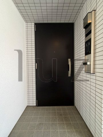 クリオ磯子の玄関