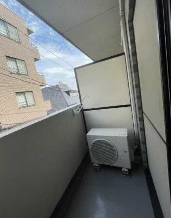 スカイコート駒場東大前　分譲賃貸　管理人巡回　角部屋のバルコニー