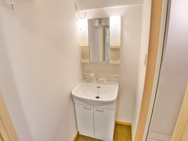 【洗面所】 | REGALO桜本町 | ※このお写真は同物件の別のお部屋のお写真です。現状優先