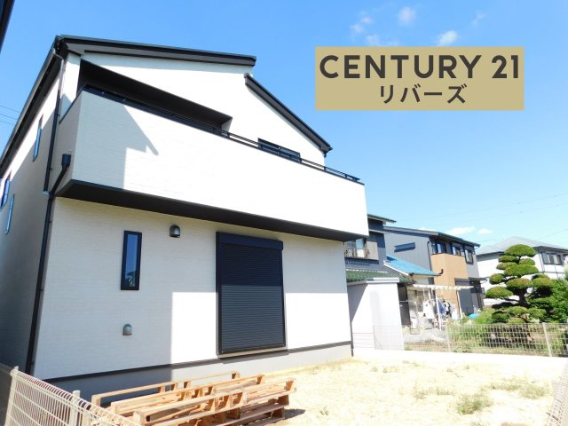 海部郡大治町大字砂子字馬捨場の新築一戸建の外観|☆最終１棟☆　　いつでもご案内出来ます♪（お問合せ当日、平日、水曜、夜間もＯＫ）　長期優良住宅！　太陽光発電搭載！　敷地５２．６２坪！　駐車並列３台ＯＫ！　南面に広い庭付き♪