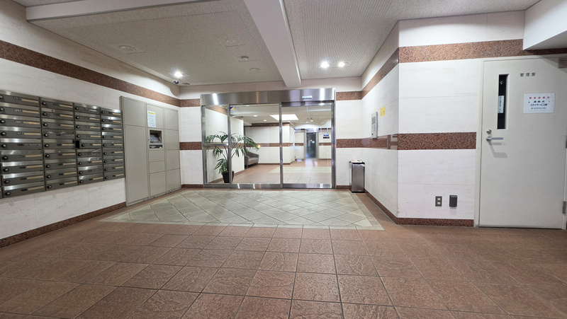 スカイコート神田弐番館のロビー