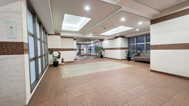 スカイコート神田弐番館のロビー