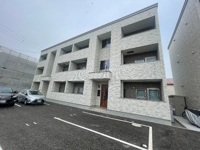 苫小牧市旭町１丁目のアパート