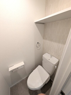★落ち着ける独立したトイレスペース★