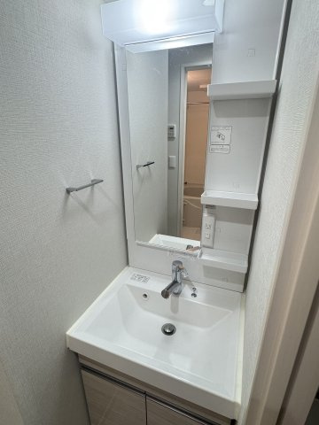 アルファコート曳舟の洗面所|同タイプ別住戸写真となります。現況と異なる場合がございます。