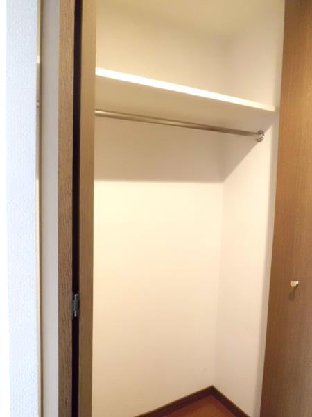 ティアラ三軒茶屋の居間・リビング