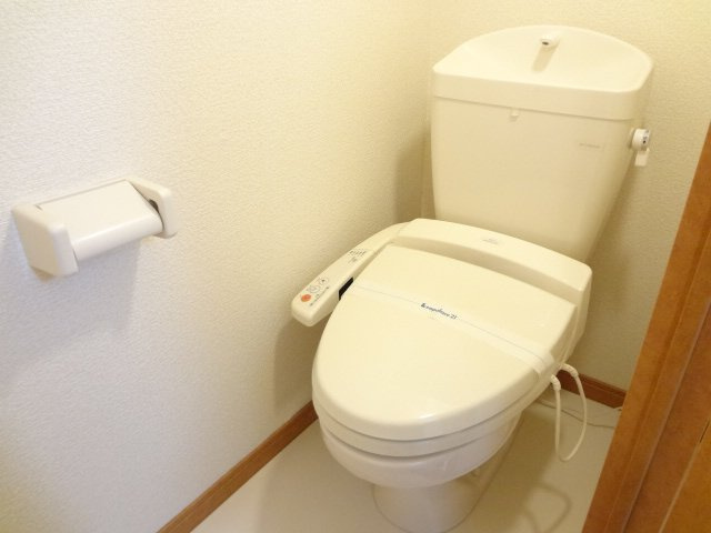 レオパレスサンシャインⅡのその他|温水便座付きで快適生活    風呂・トイレ別