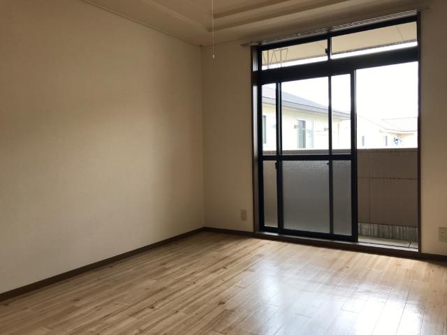 エステート山下の内装|洋室