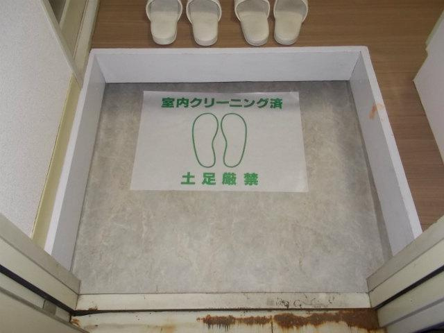 クレージュハイツの玄関