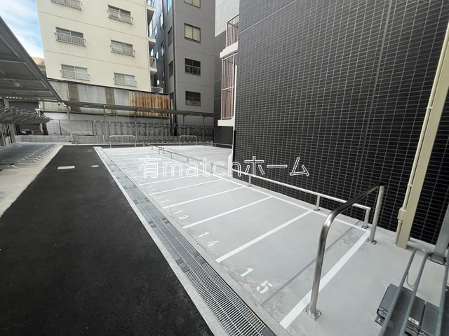 セレニテ梅田北グランデの駐車場