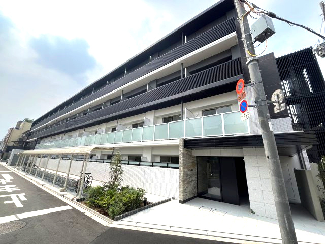 Alivis緑橋の外観