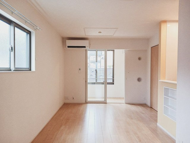 アルペジオの居間・リビング|ゆったり過ごせる居間です