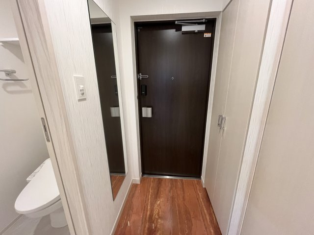 プレジオ三国EUROの玄関|写真は、他部屋の反転間取りです。(現況優先)