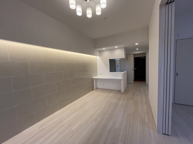 プレジオ三国EUROの洋室|写真は、他部屋の反転間取りです。(現況優先)
