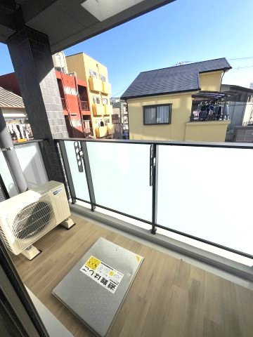 ルネフラッツ森小路駅前　のバルコニー