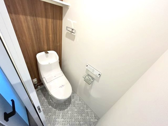 one o one内代のトイレ