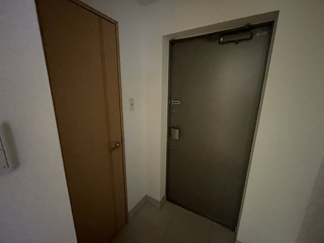 クロスレジデンス大阪新町の玄関|イメージとして同建物他部屋を表示しています